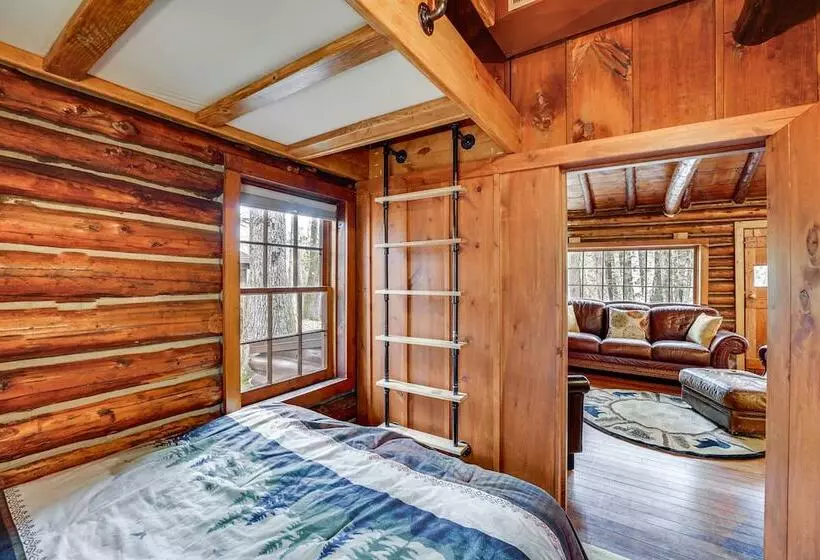 Michigan Log Cabin W/ Pere Marquette River Views