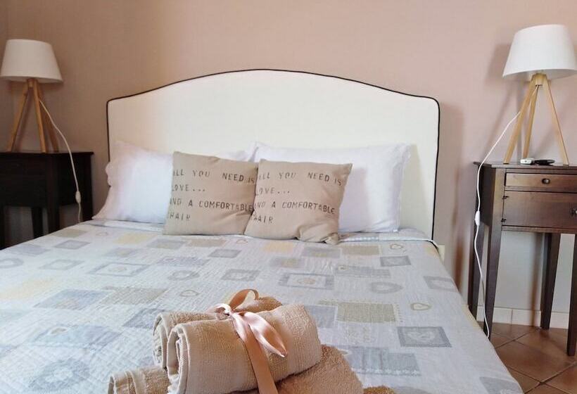 پانسیون Avola Opera House