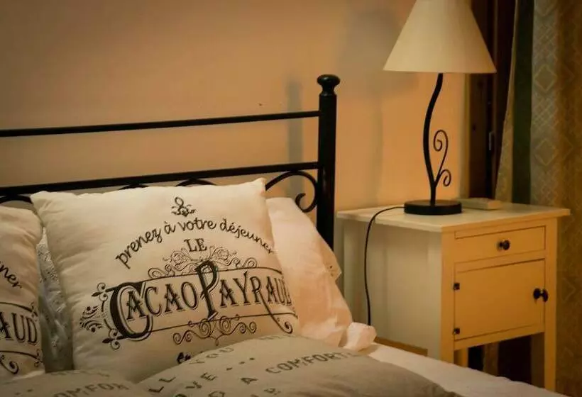 پانسیون Avola Opera House