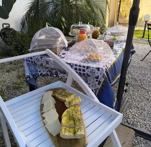 پانسیون Avola Opera House