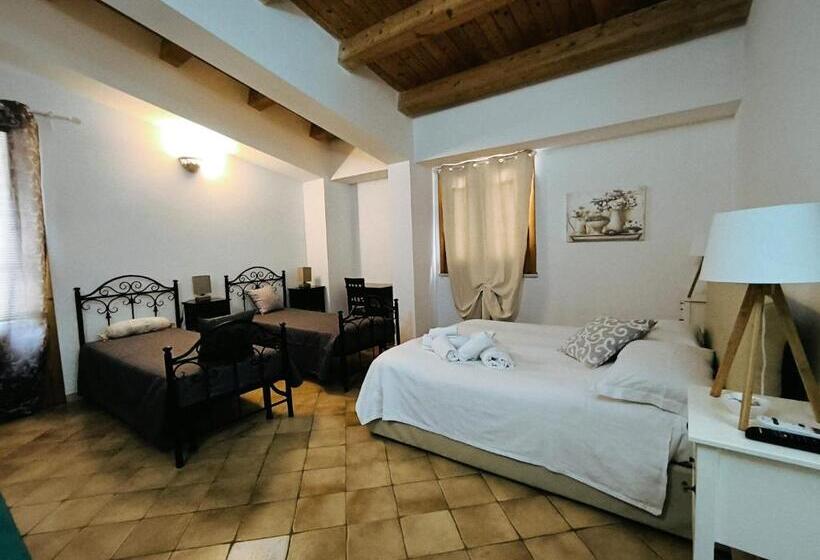 پانسیون Avola Opera House