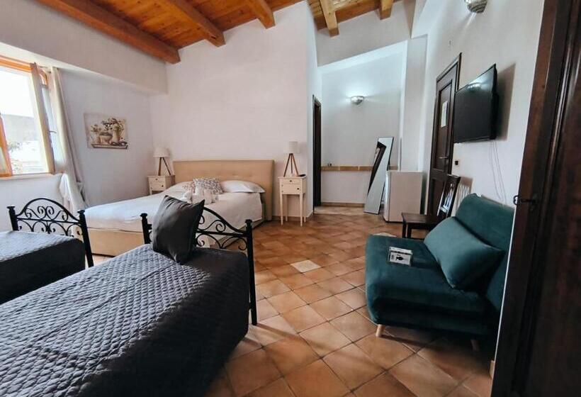 پانسیون Avola Opera House