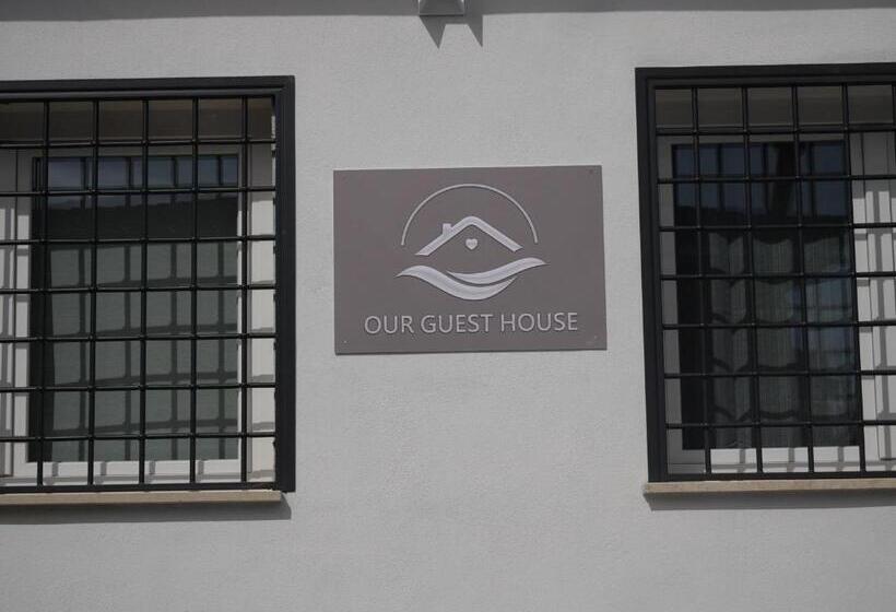 ペンション Our Guest House