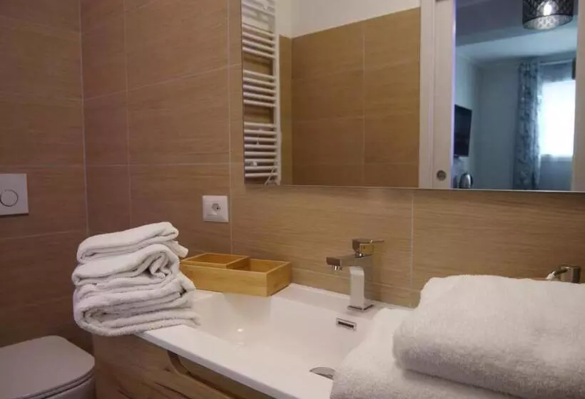 پانسیون Our Guest House