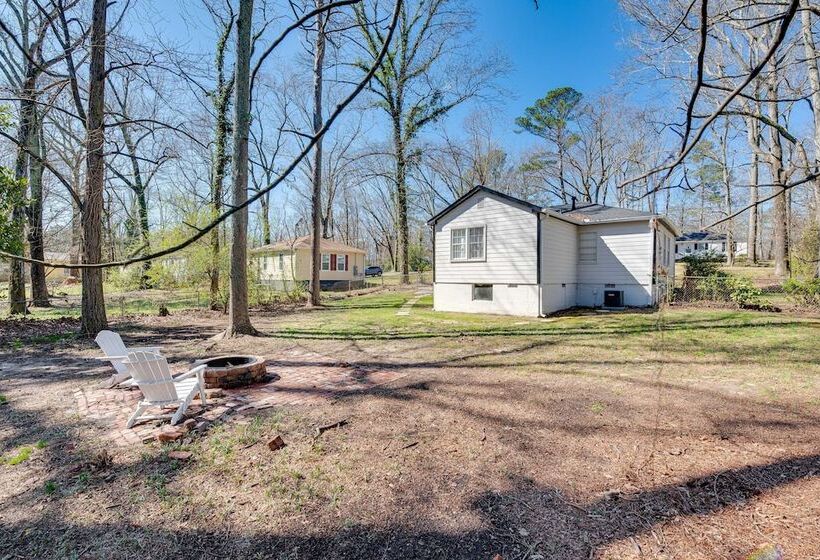 Pet Friendly Mableton Home W/ Grill & Fire Pit!