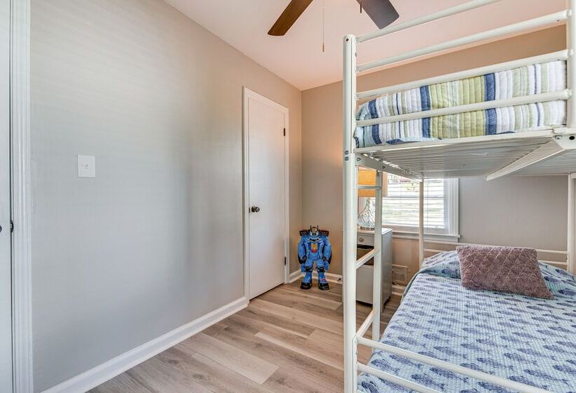 Pet Friendly Mableton Home W/ Grill & Fire Pit!