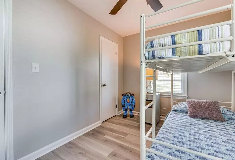 Pet Friendly Mableton Home W/ Grill & Fire Pit!