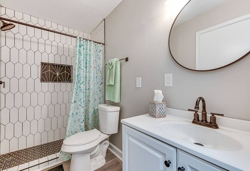 Pet Friendly Mableton Home W/ Grill & Fire Pit!