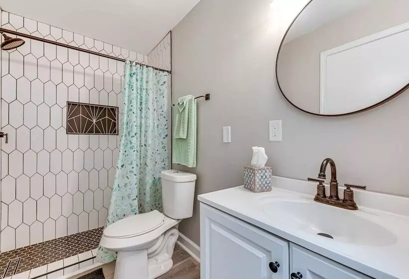 Pet Friendly Mableton Home W/ Grill & Fire Pit!