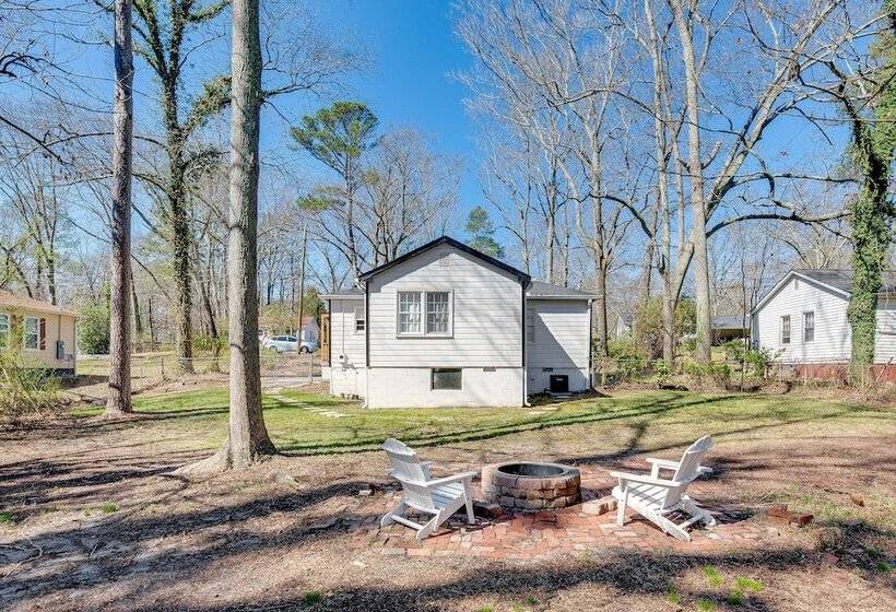Pet Friendly Mableton Home W/ Grill & Fire Pit!