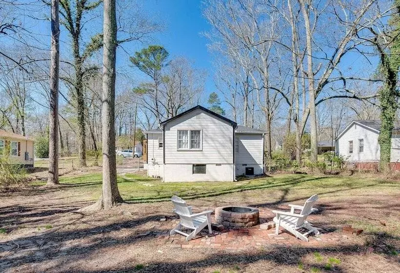 Pet Friendly Mableton Home W/ Grill & Fire Pit!