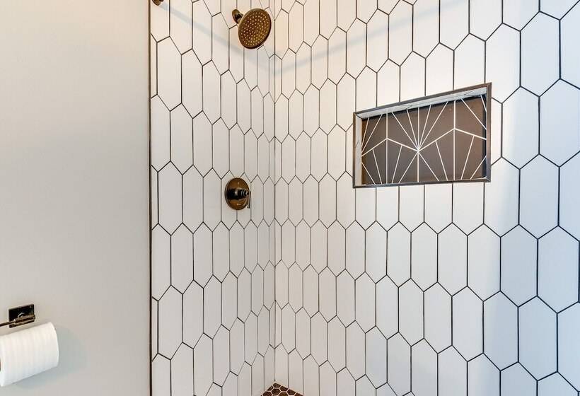 Pet Friendly Mableton Home W/ Grill & Fire Pit!