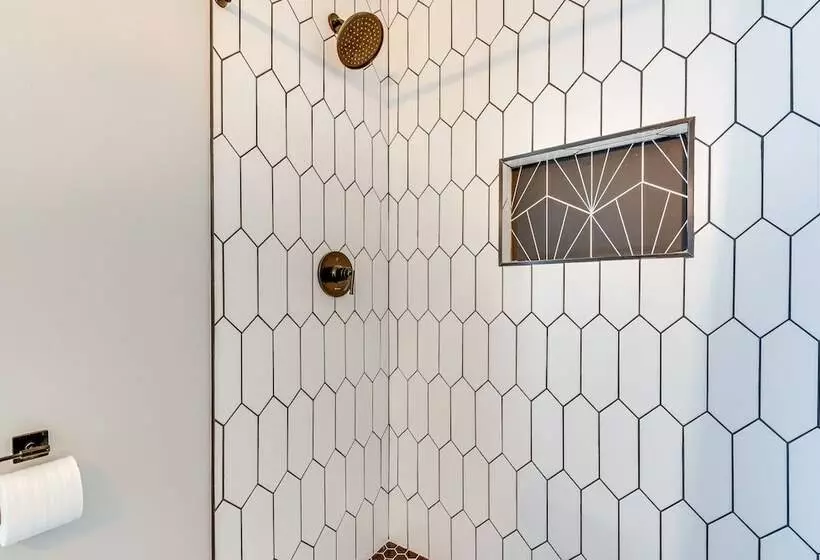 Pet Friendly Mableton Home W/ Grill & Fire Pit!