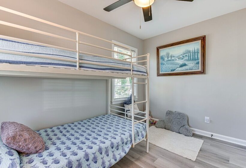 Pet Friendly Mableton Home W/ Grill & Fire Pit!