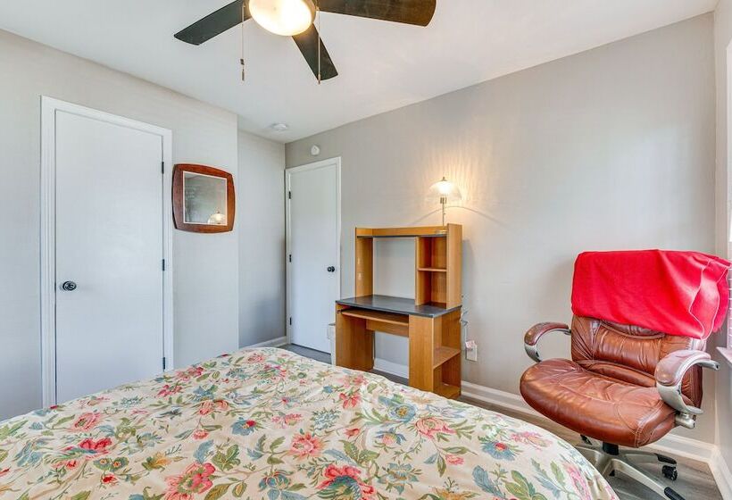 Pet Friendly Mableton Home W/ Grill & Fire Pit!