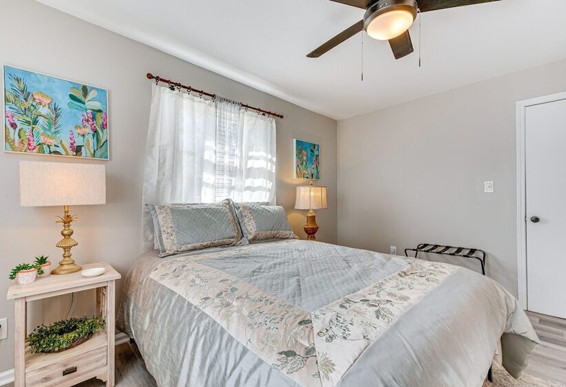 Pet Friendly Mableton Home W/ Grill & Fire Pit!