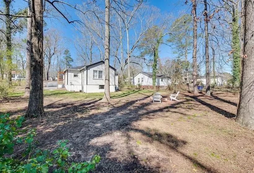 Pet Friendly Mableton Home W/ Grill & Fire Pit!
