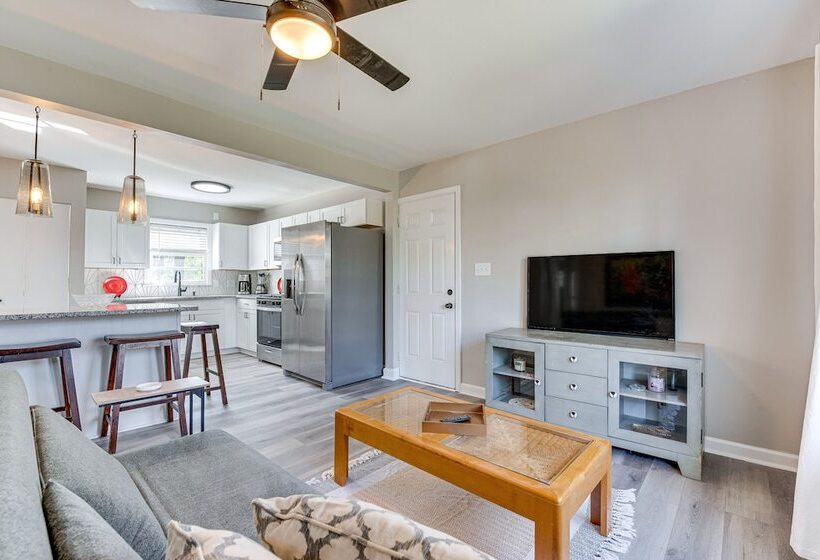 Pet Friendly Mableton Home W/ Grill & Fire Pit!