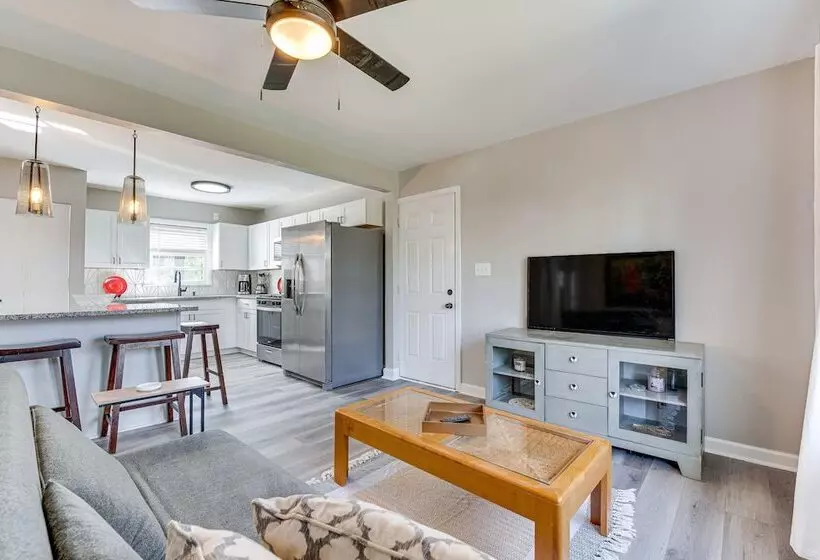 Pet Friendly Mableton Home W/ Grill & Fire Pit!