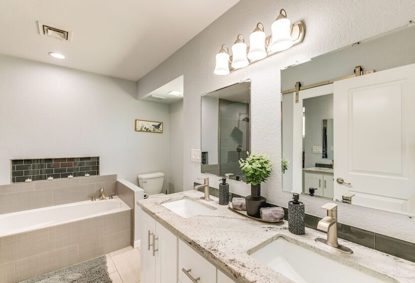 Phoenix Home W/ Private Pool, Fire Pit & Swing Set