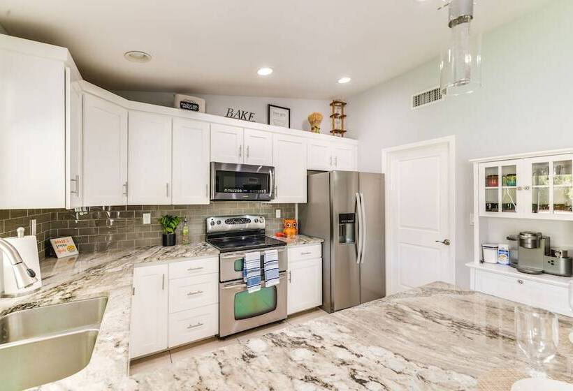 Phoenix Home W/ Private Pool, Fire Pit & Swing Set