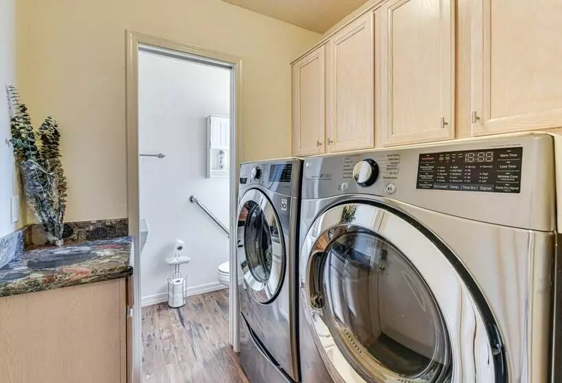 Quiet Chandler Home W/ Game Room, 2 Mi To Downtown