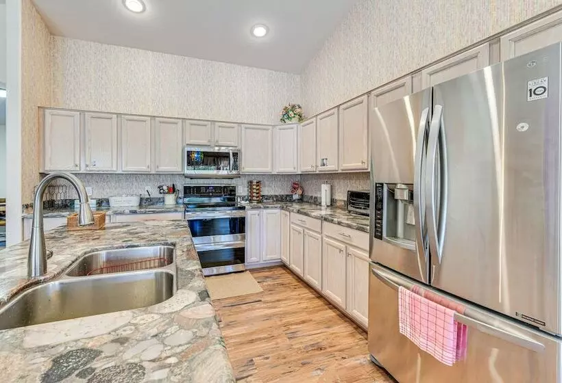 Quiet Chandler Home W/ Game Room, 2 Mi To Downtown