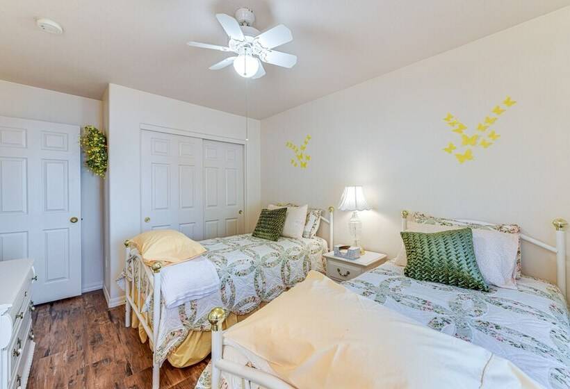 Quiet Chandler Home W/ Game Room, 2 Mi To Downtown