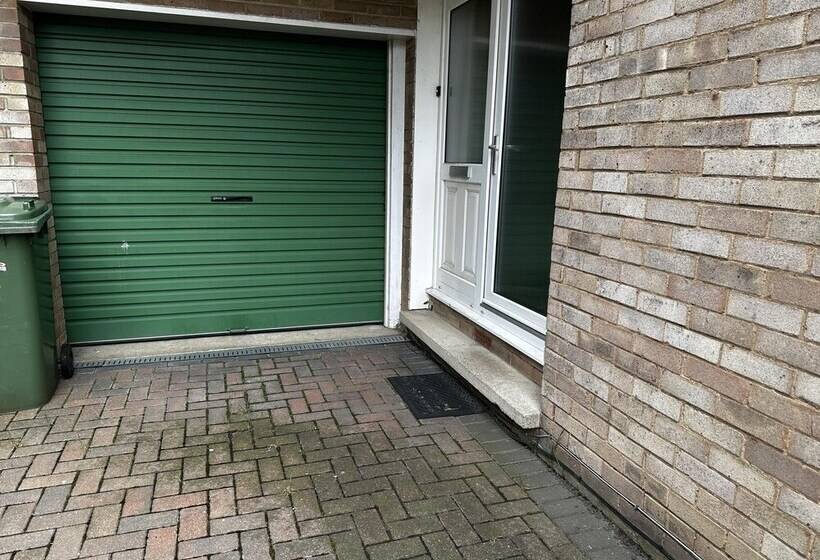 Residens Riverside Retreat   Luxurious 4 Bedroom House