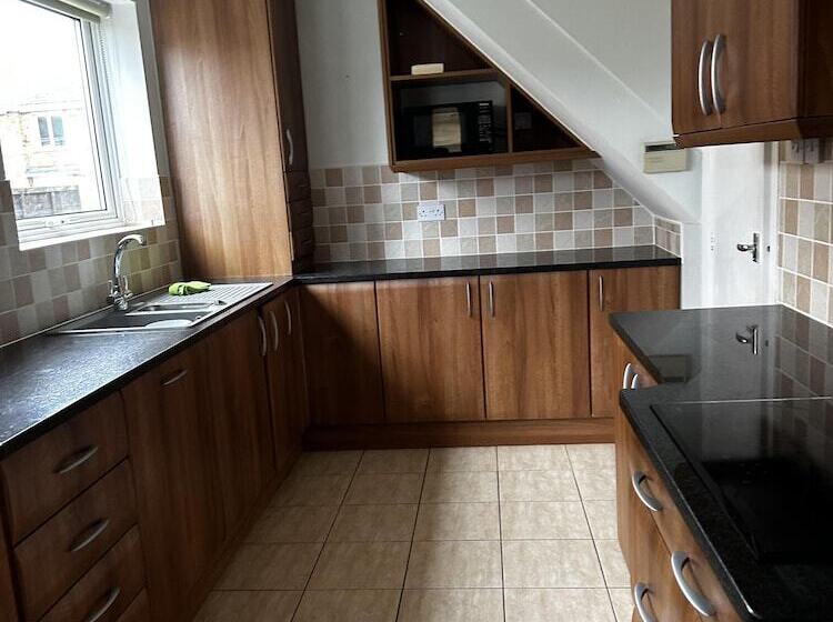 Residens Riverside Retreat   Luxurious 4 Bedroom House