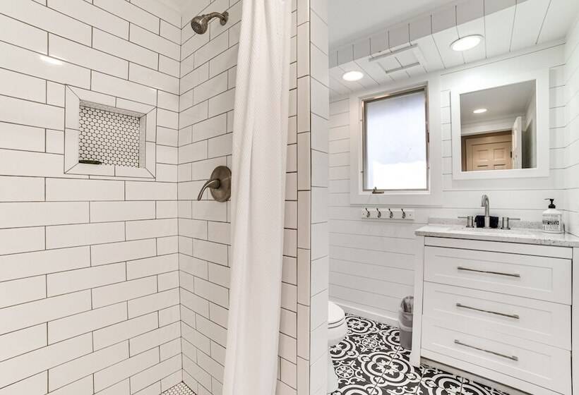 Serene Suttons Bay Home W/ Fire Pit & Wooded Yard