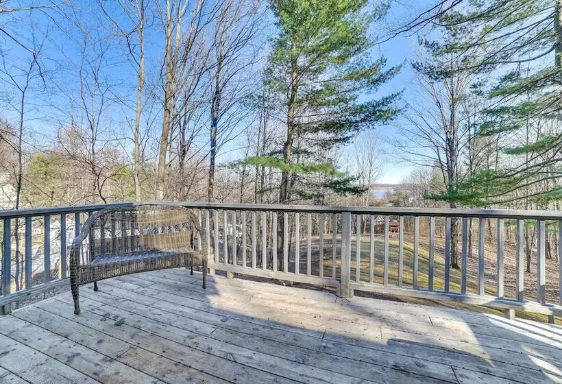 Serene Suttons Bay Home W/ Fire Pit & Wooded Yard