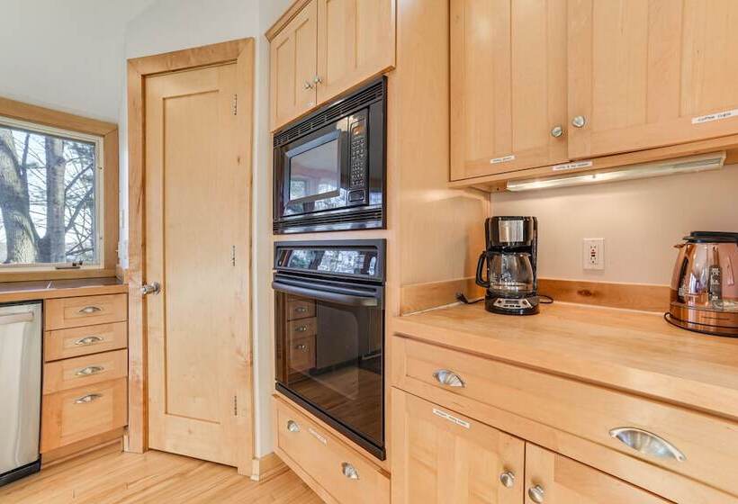 Serene Suttons Bay Home W/ Fire Pit & Wooded Yard