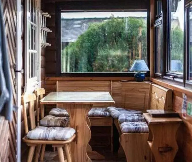 Spacious 3 Bed Log Cabin In Snowdonia