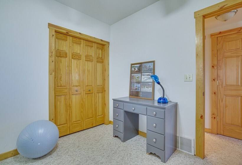 Spacious Stoddard Retreat On Mississippi River!