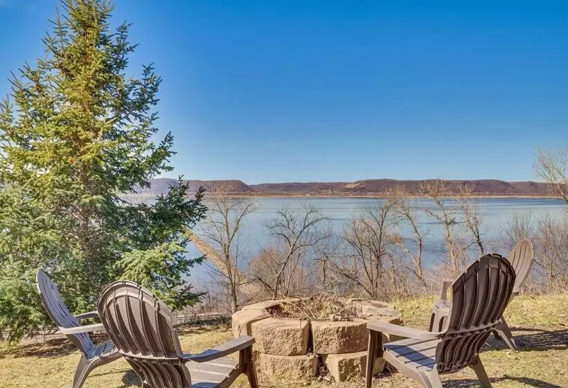 Spacious Stoddard Retreat On Mississippi River!