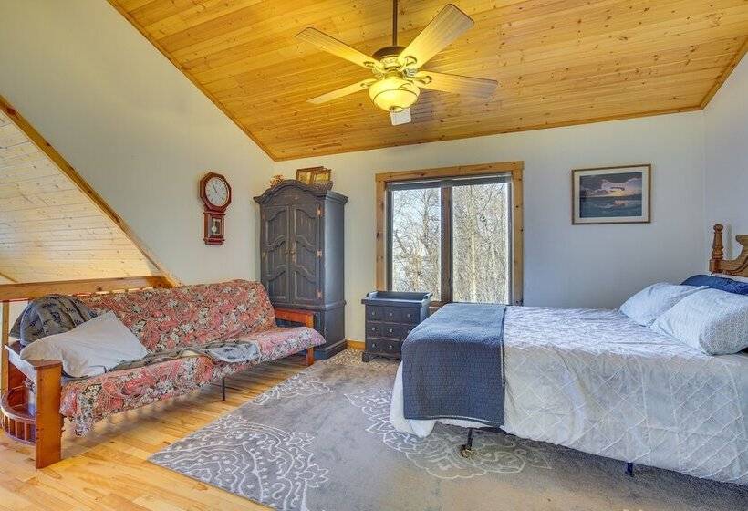 Spacious Stoddard Retreat On Mississippi River!