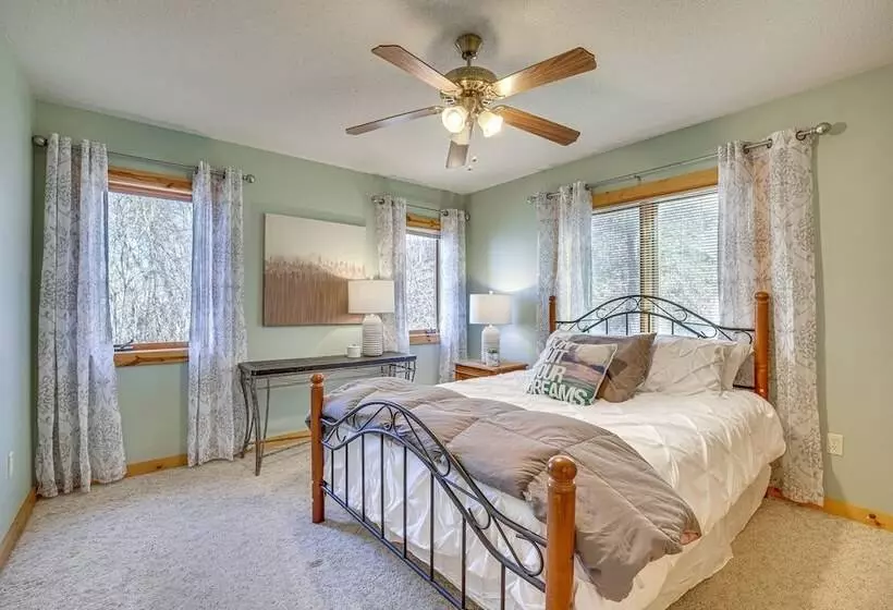 Spacious Stoddard Retreat On Mississippi River!