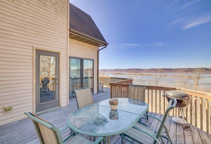 Spacious Stoddard Retreat On Mississippi River!