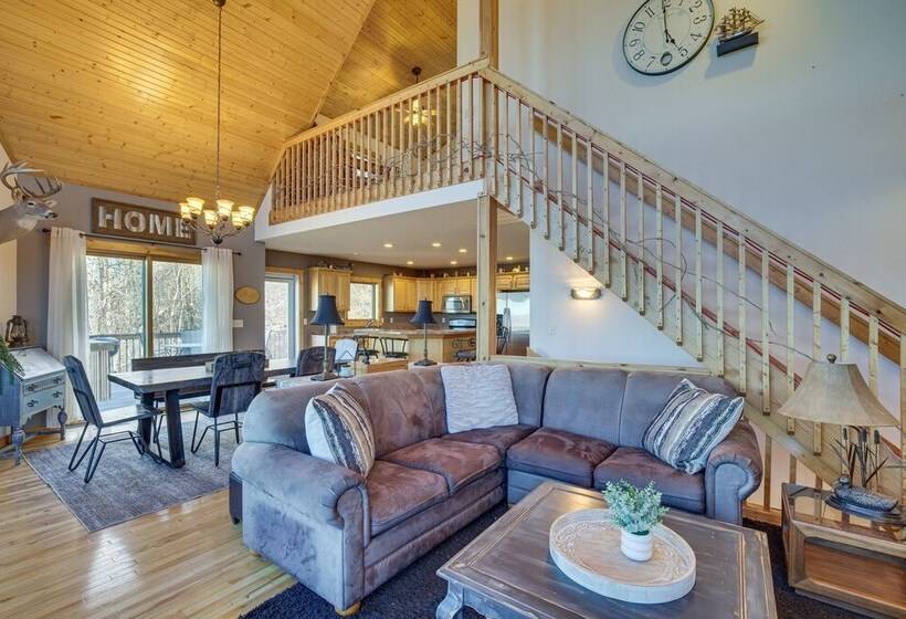 Spacious Stoddard Retreat On Mississippi River!