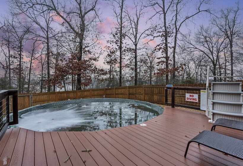 Teals Treasure Secluded Lakeside Cabin For 8!