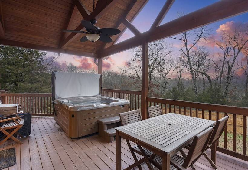 Teals Treasure Secluded Lakeside Cabin For 8!