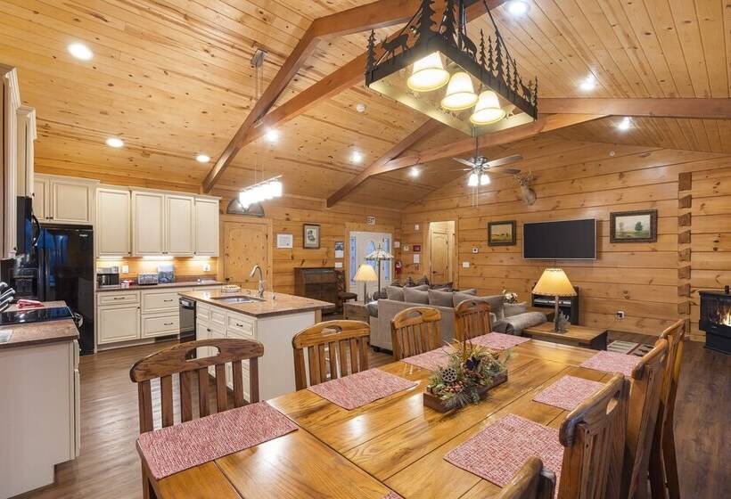 Teals Treasure Secluded Lakeside Cabin For 8!