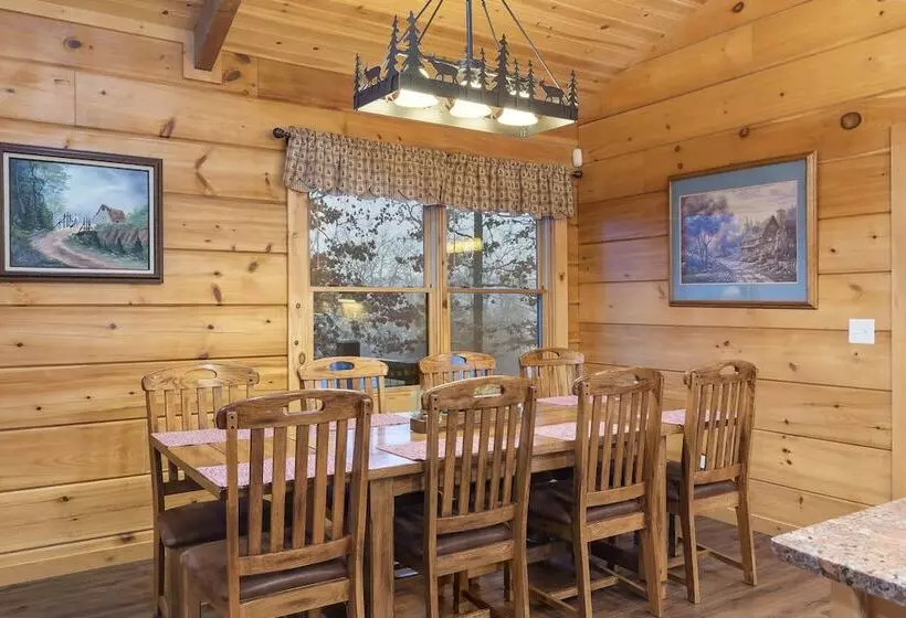 Teals Treasure Secluded Lakeside Cabin For 8!