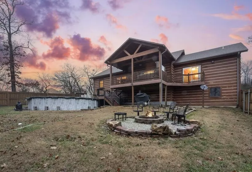 Teals Treasure Secluded Lakeside Cabin For 8!