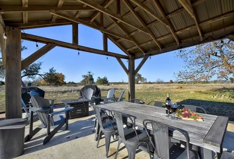 The Windmill Breathtaking Hill Country Views!