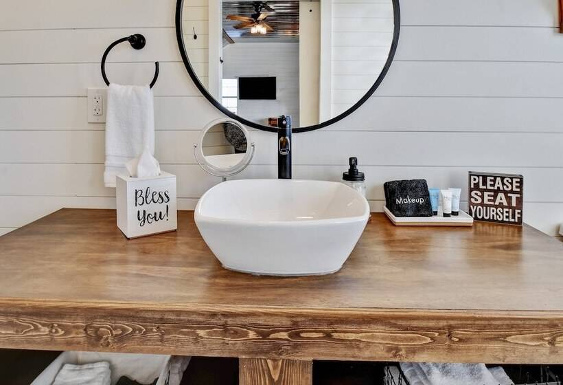 The Windmill Breathtaking Hill Country Views!