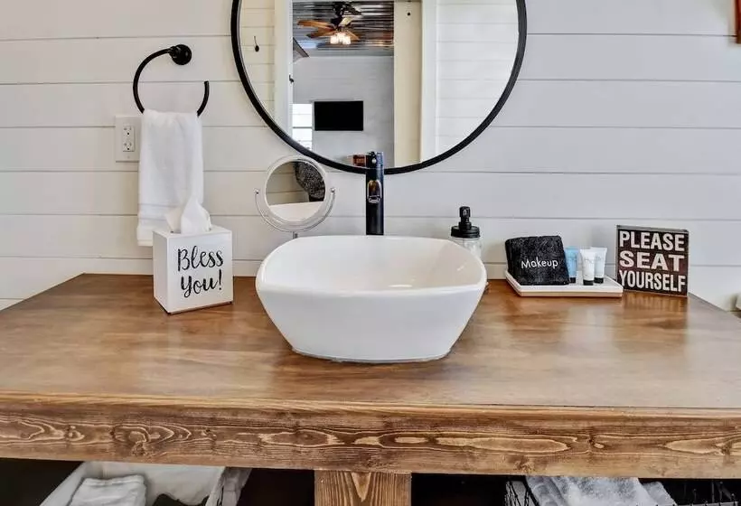 The Windmill Breathtaking Hill Country Views!