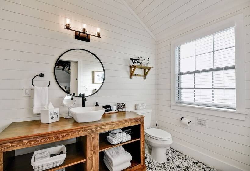 The Windmill Breathtaking Hill Country Views!