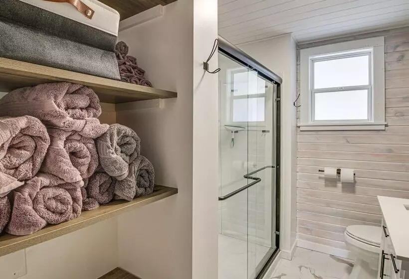 Waterfront Duluth Cabin W/ Deck & River View!